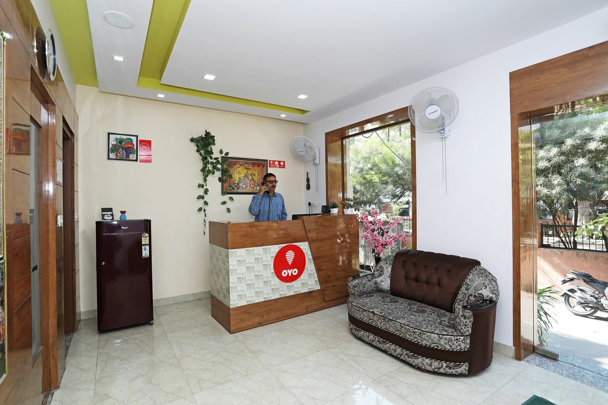 Oyo 10228 Hotel Chandramouli Τζαϊπούρ Εξωτερικό φωτογραφία